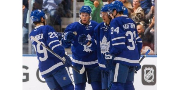 Kapitán Toronta Maple Leafs získal svůj 800. bod v kariéře